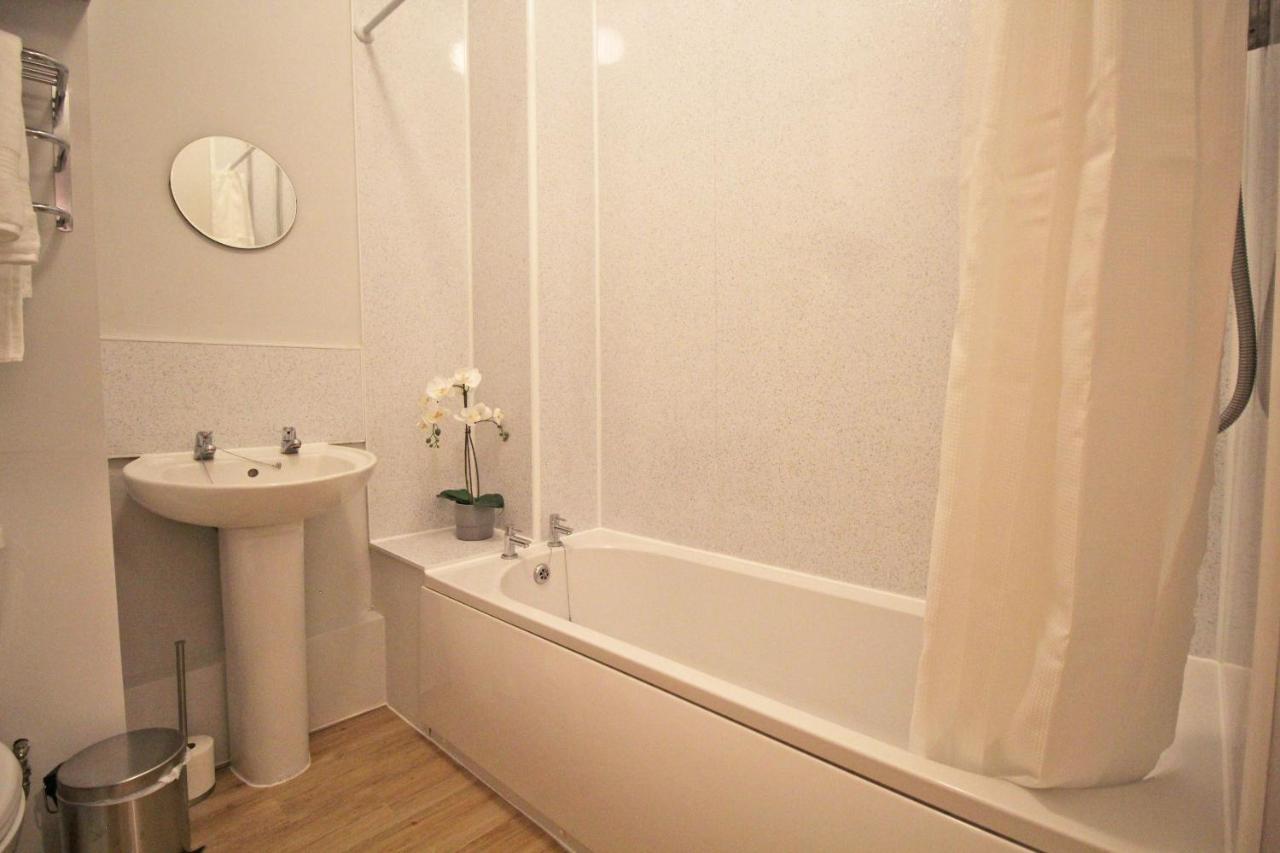 Lovely 1 Bed Serviced Apartment In Cambridgeshire Eksteriør billede
